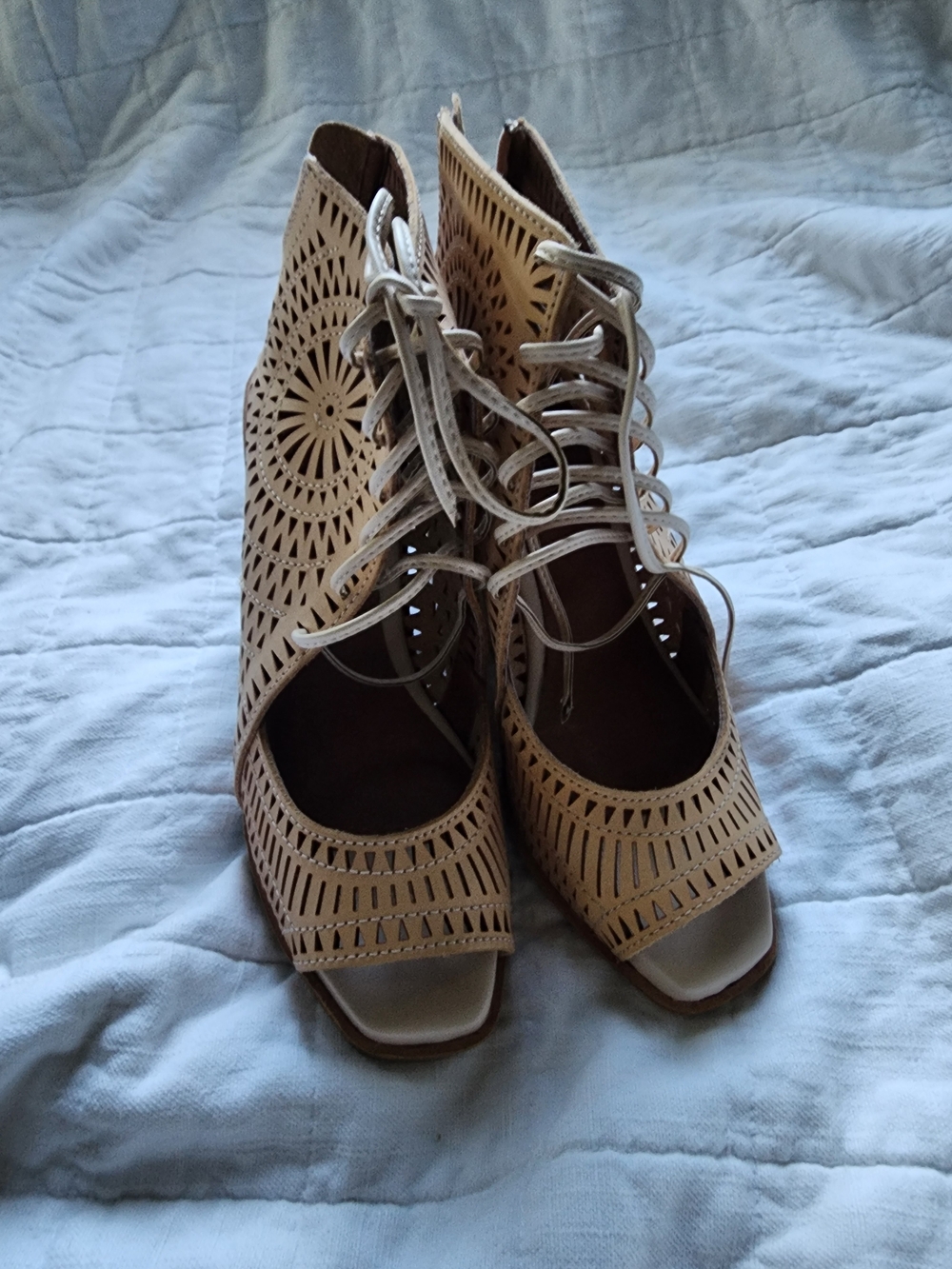 Jeffrey Campbell Rodillo-Hi Laser Cut Wedge Sandals Nude Tan 7.5 NEW NWT